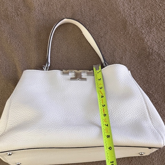 Tory Burch Elegant White Soft Leather Handbag - Picture 6 of 6